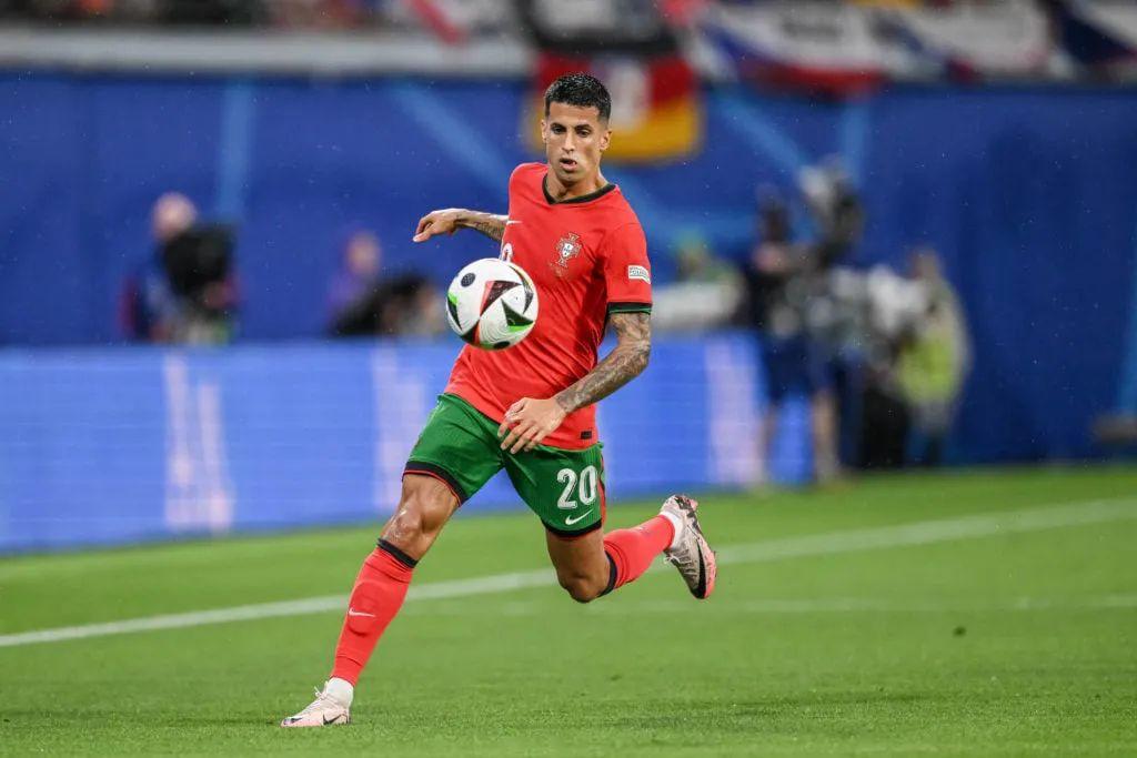 登贝莱接过 登贝莱接过