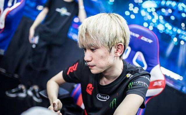 更是对足球 更是对足球