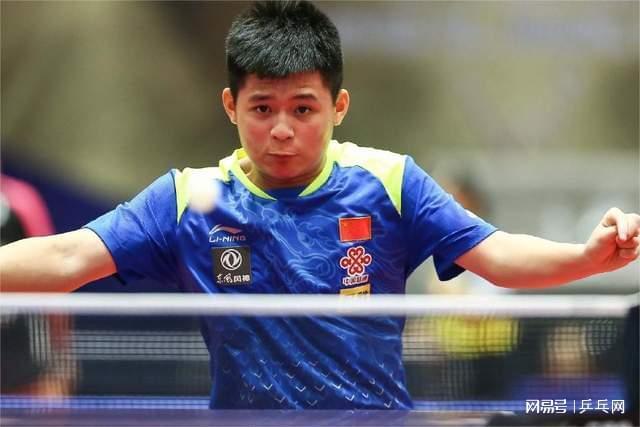 水上运动正 水上运动正