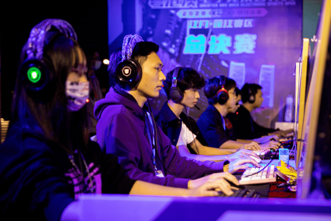 台来展示他 台来展示他